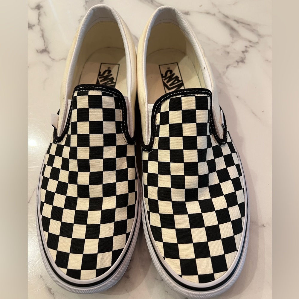 Vans men’s classic slip on shoes black/white men 10.5 women 8.5